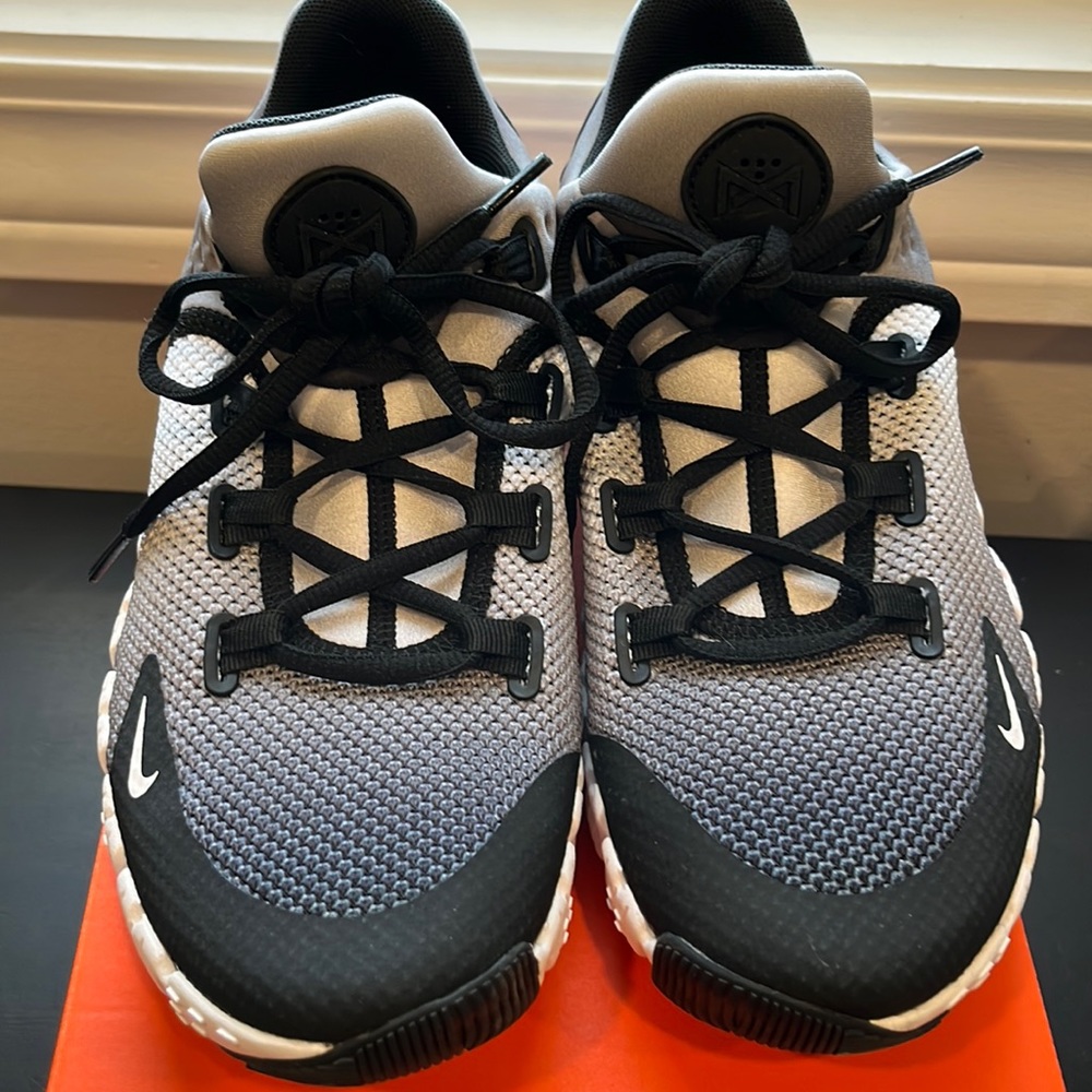 Nike Free Metcon 4, size 9.5W/8M, never worn outside - black and white ombré!